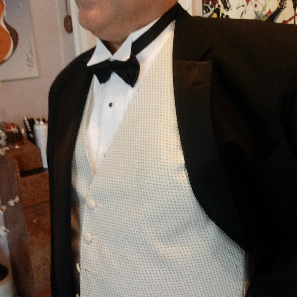 Vests - Picture 2 of 2
